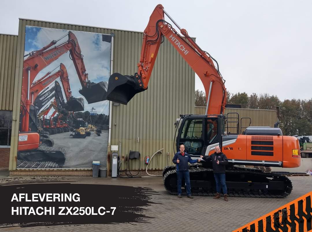 Aflevering Hitachi ZX250LC-7 - Wolken